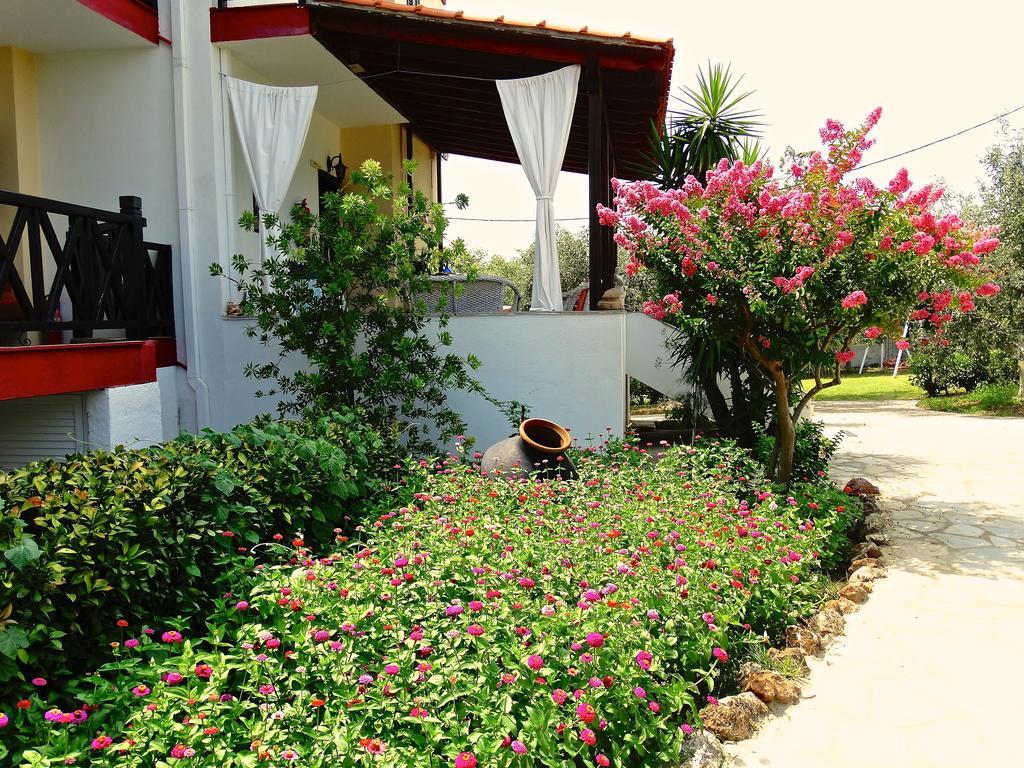 Apartments Karpetis A Green Paradise Psakoudia Exterior photo