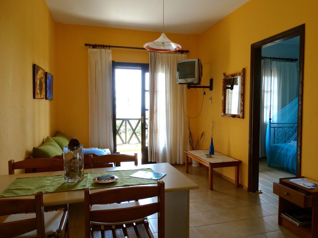 Apartments Karpetis A Green Paradise Psakoudia Exterior photo